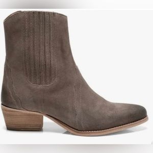 Free People New Frontier Western Chelsea Taupe Suede Boots Women’s Size 8